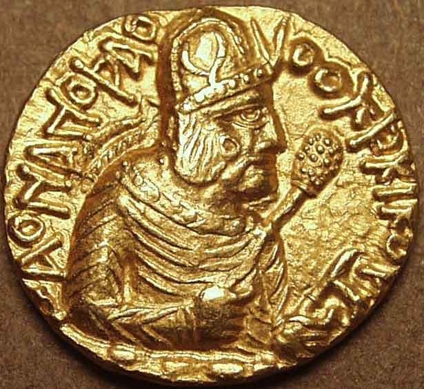 Huvishka Gold dinar obverse