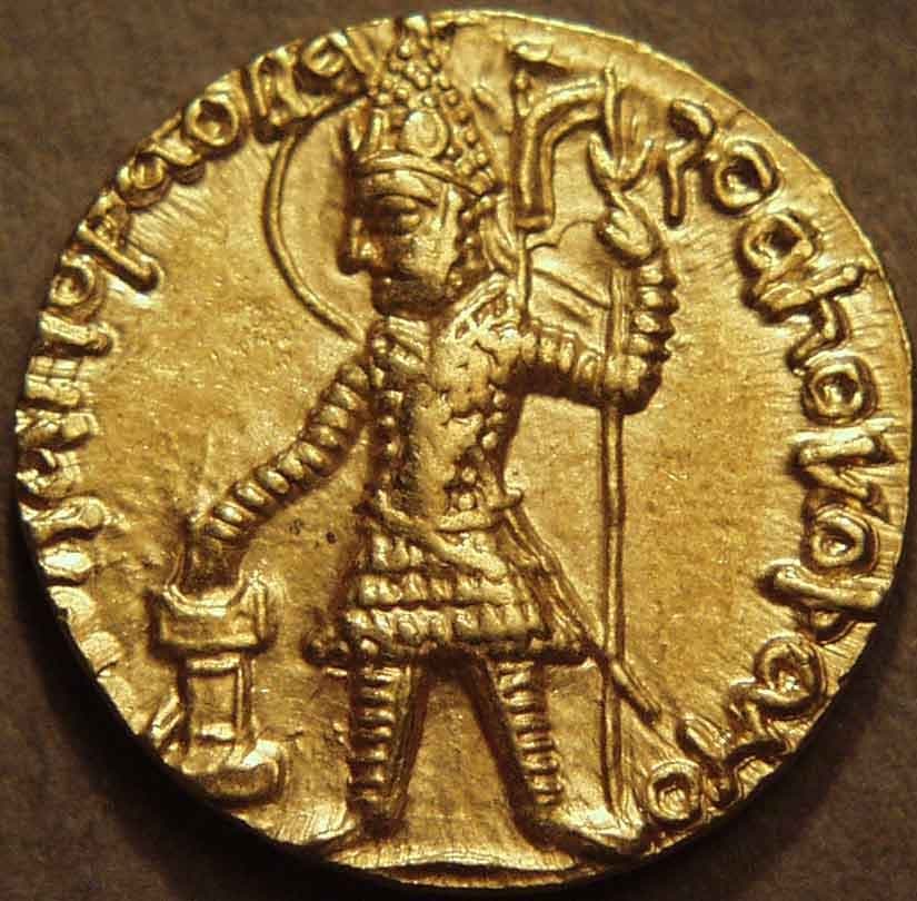 Vasudeva I Gold quarter dinar, Oesho variant obverse