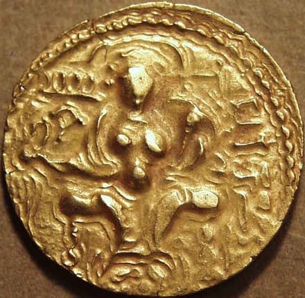 Samudragupta Gold dinar, King and Queen type reverse
