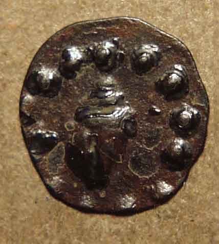 Anepigraphic conch-type uniface potin units - Copper obverse
