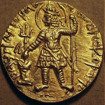 Vasudeva I Gold quarter dinar obverse