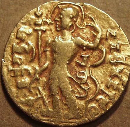 Chandragupta II Gold dinar, Lion-slayer type obverse